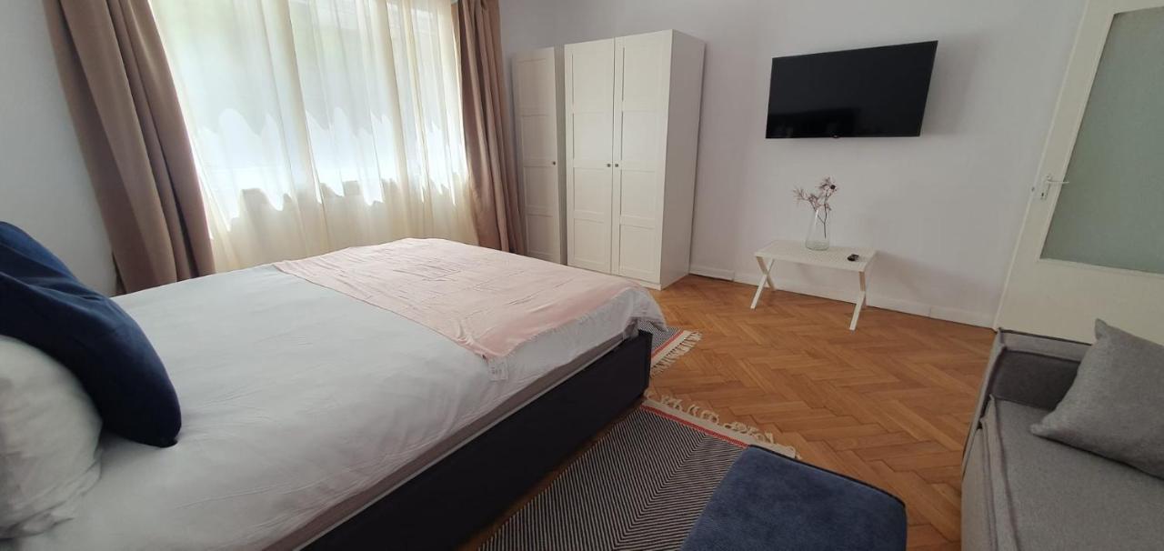 The Pines Serviced Apartments Брашов Екстериор снимка