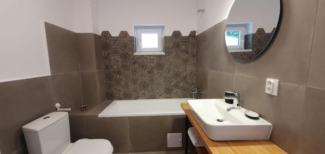 The Pines Serviced Apartments Брашов Екстериор снимка