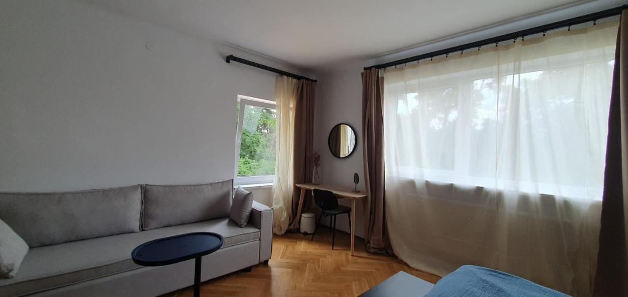 The Pines Serviced Apartments Брашов Екстериор снимка