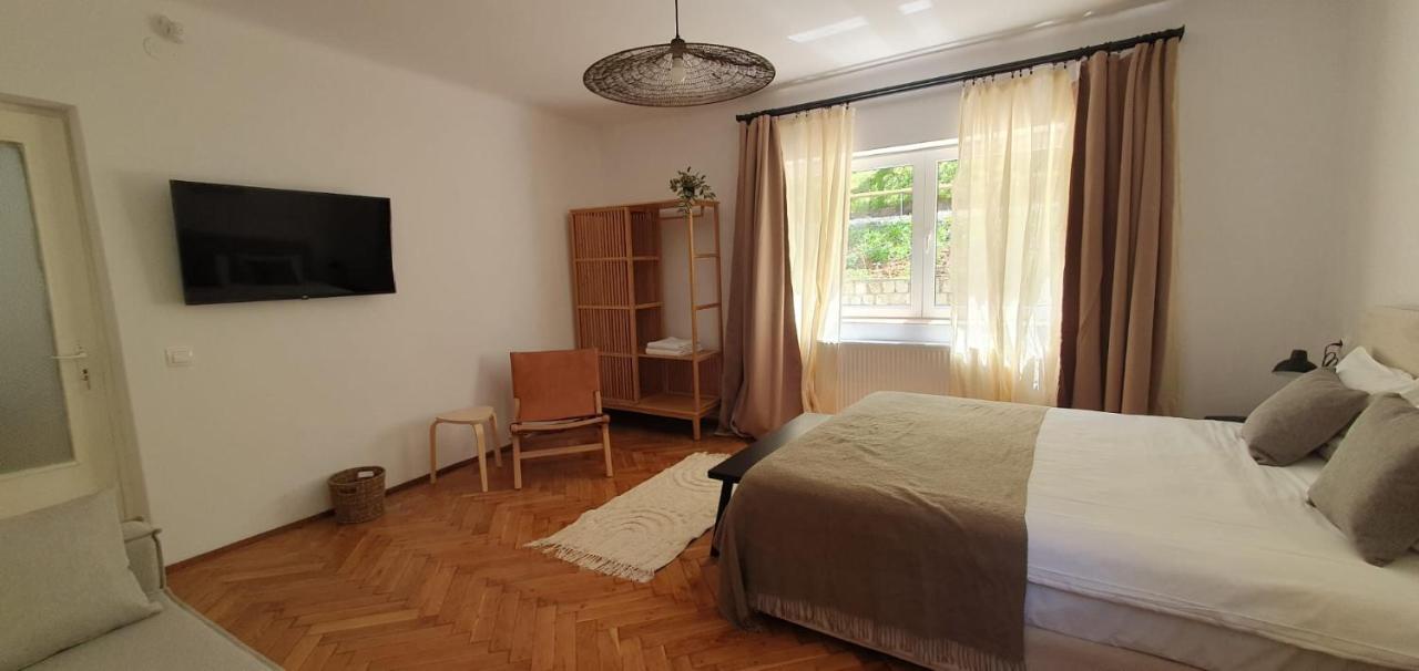 The Pines Serviced Apartments Брашов Екстериор снимка