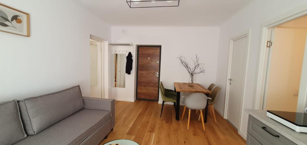The Pines Serviced Apartments Брашов Екстериор снимка